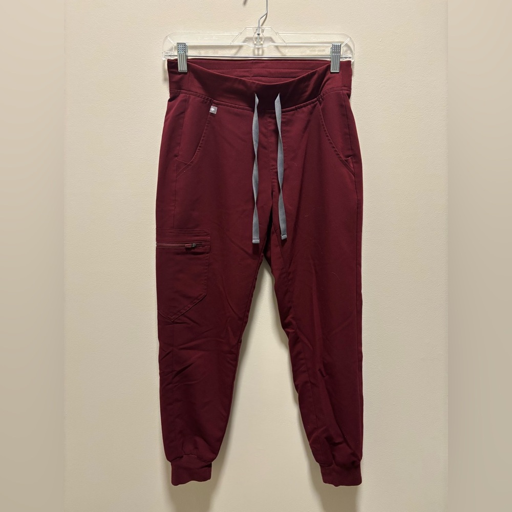 Figs Zamora Jogger Scrub Pants Size XS Petite Burgundy - Picture 2 of 5